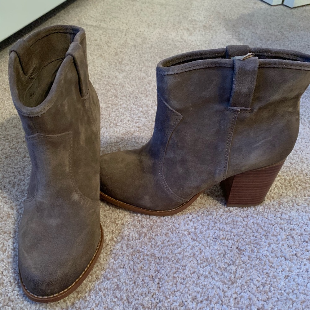 Splendid Booties size 8
